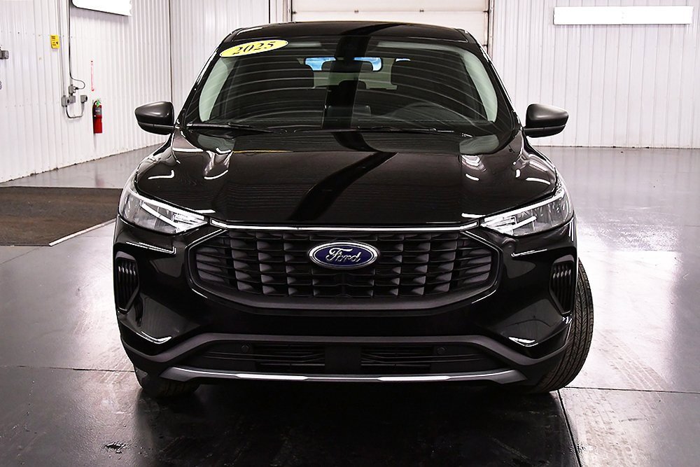 New 2025 Ford Escape Active w/ Cold Weather Package image 2