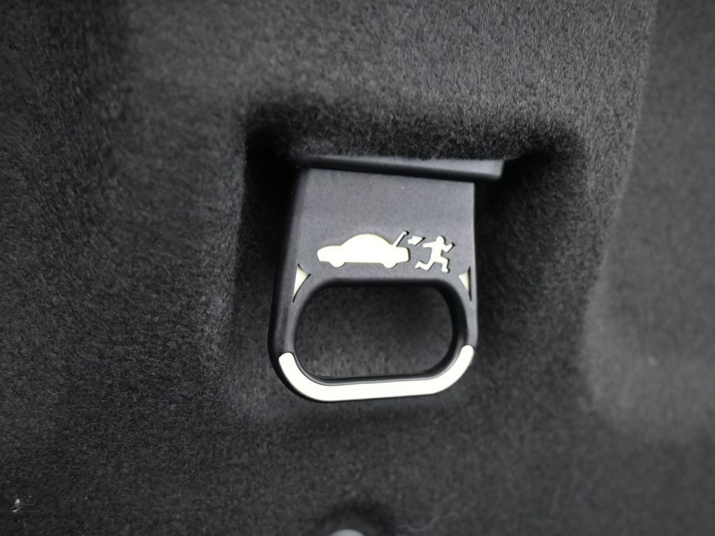 Used 2022 Chevrolet Camaro LT image 38