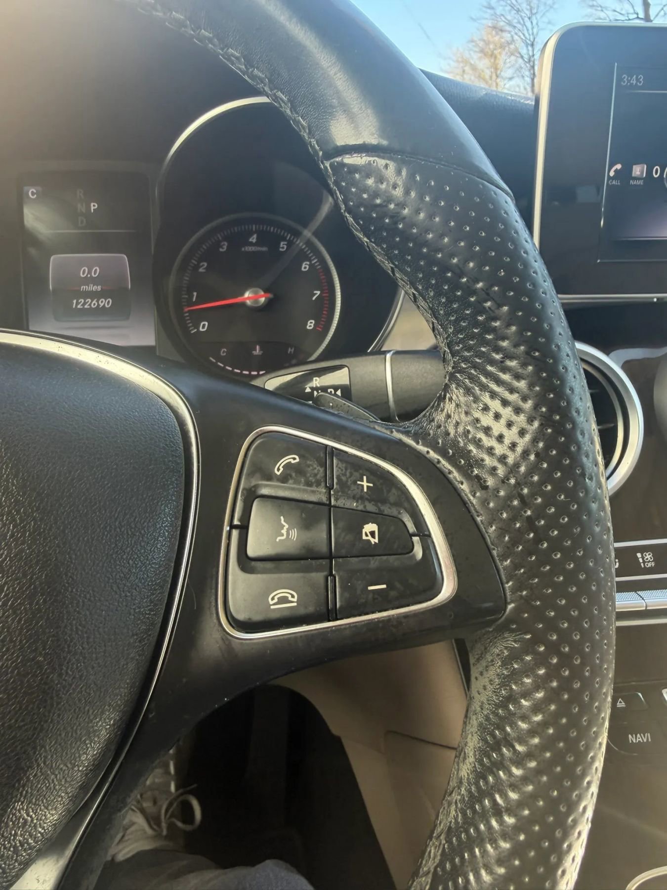 Used 2019 Mercedes-Benz GLC 300 4MATIC w/ Premium Package image 20