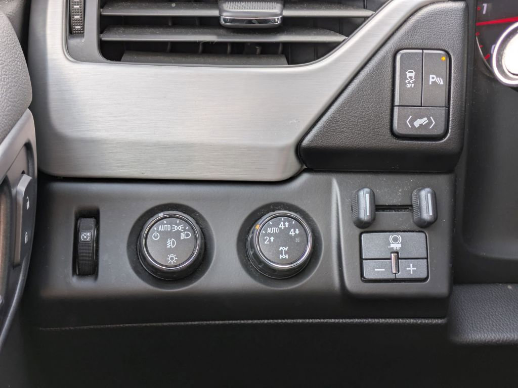 Used 2015 GMC Yukon XL SLE w/ Convenience Package image 16