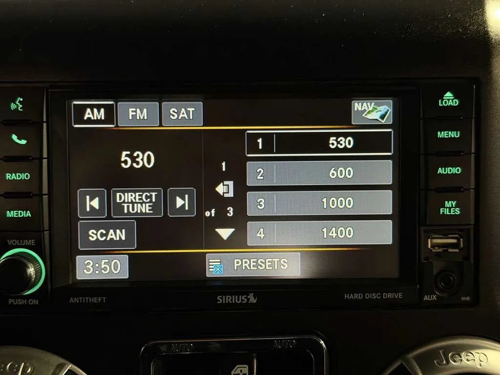 Used 2015 Jeep Wrangler Rubicon w/ Power Convenience Group AWD/4WD image 32