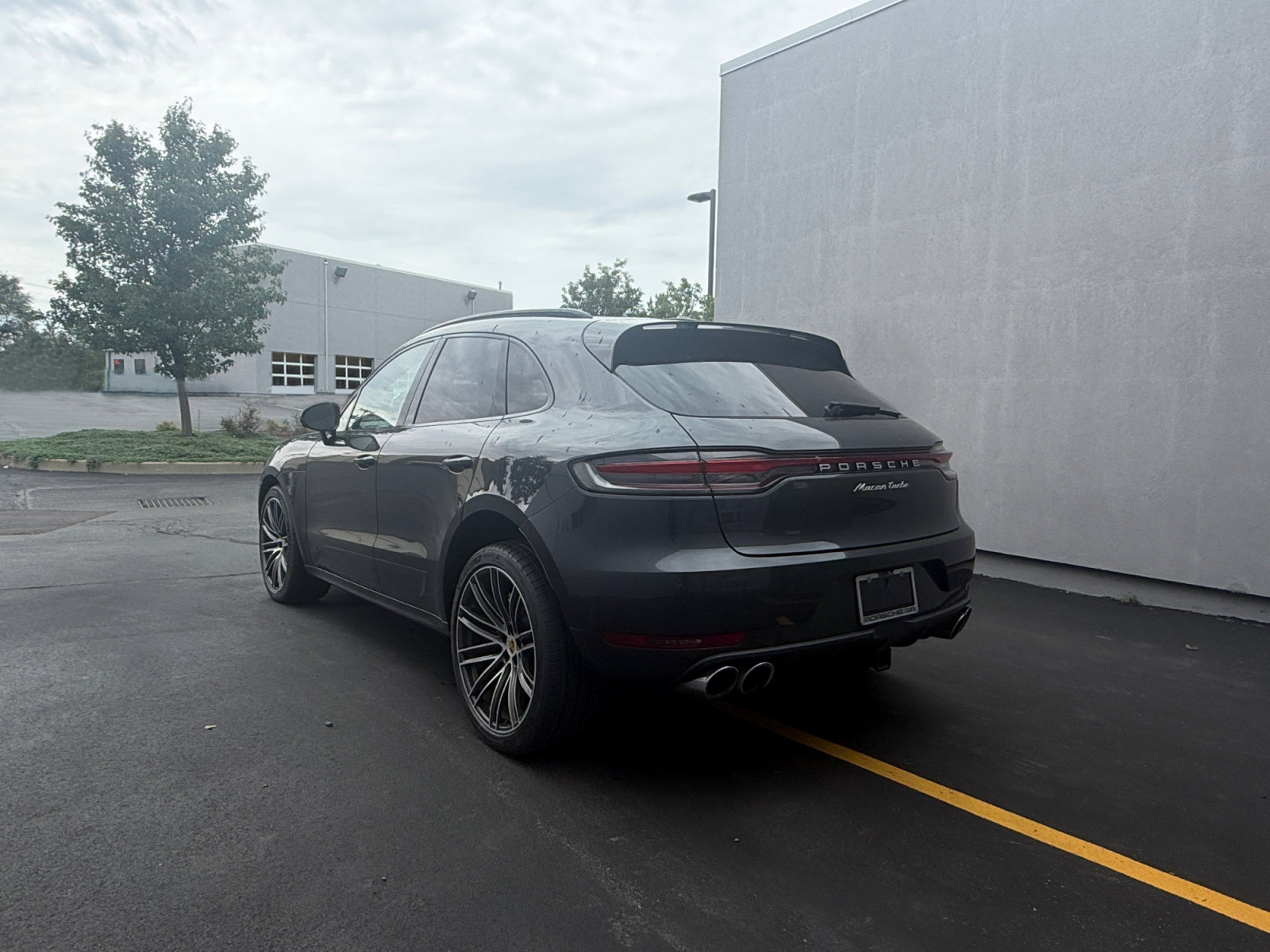 Used 2020 Porsche Macan Turbo AWD/4WD image 3