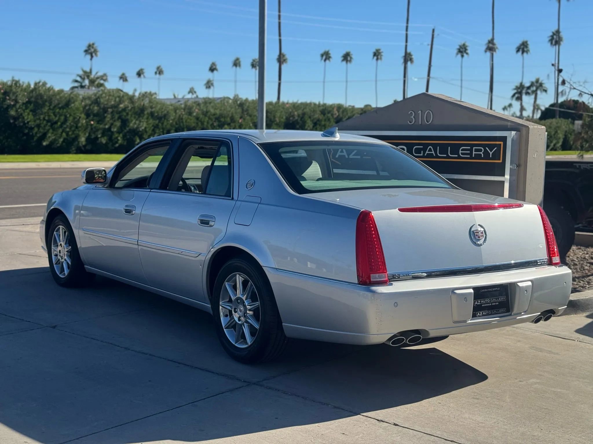 Used 2011 Cadillac DTS Luxury image 8