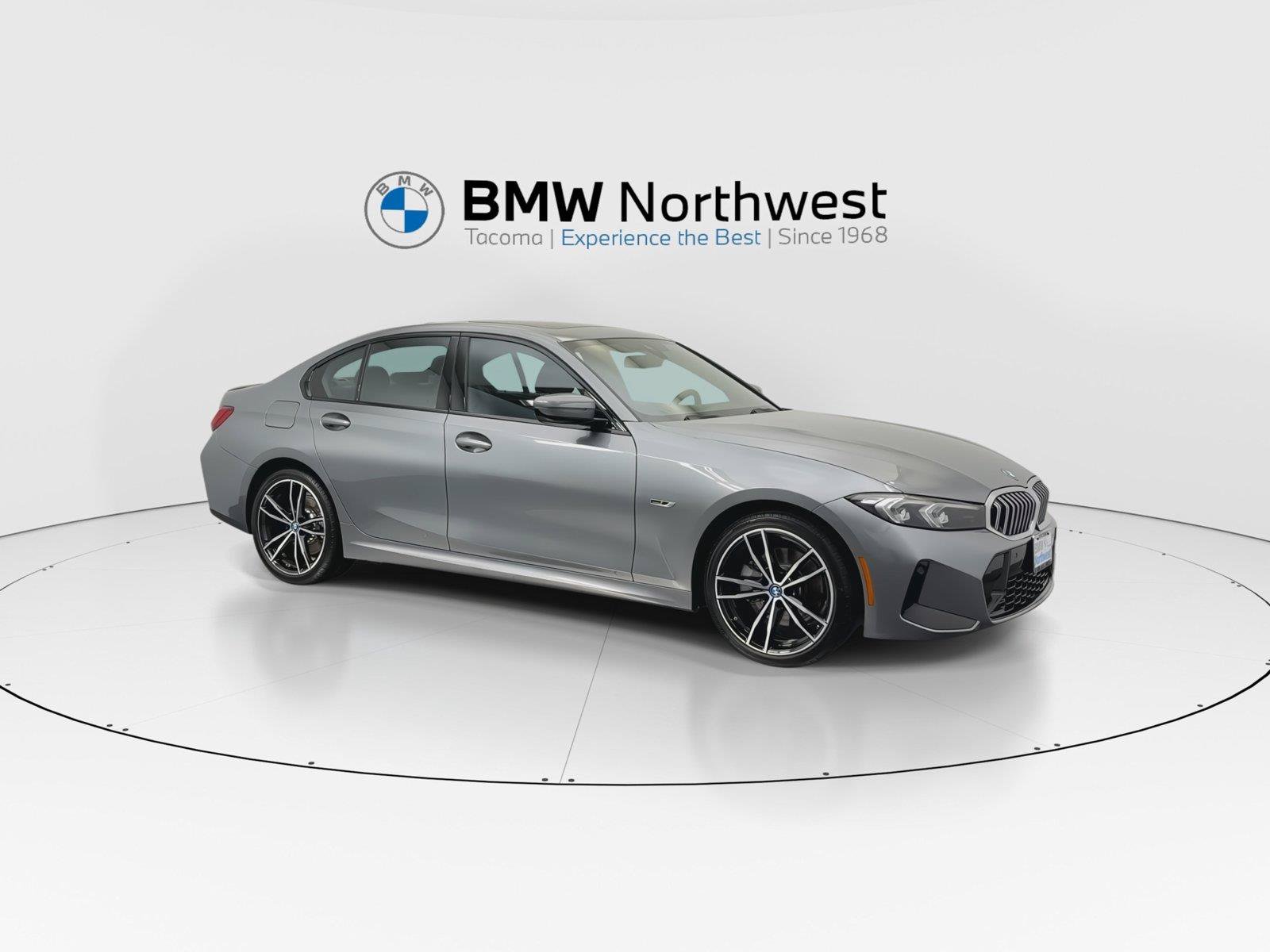 Used 2023 BMW 330e xDrive w/ M Sport Package AWD/4WD image 6