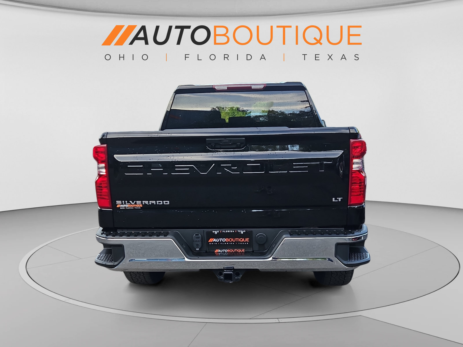 Used 2024 Chevrolet Silverado 1500 LT AWD/4WD image 7