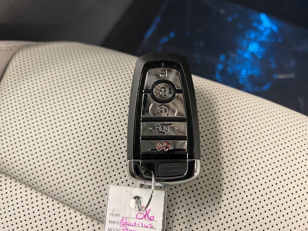 Used 2026 Lincoln Nautilus Premier image 40