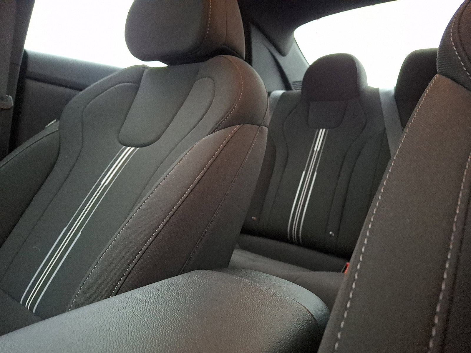 Used 2025 Hyundai Elantra Sport w/ Cargo Package image 18