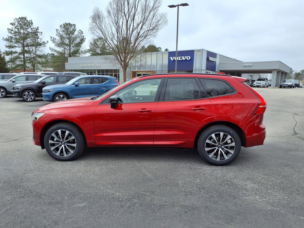 New 2025 Volvo XC60 B5 Core w/ Climate Package image 8