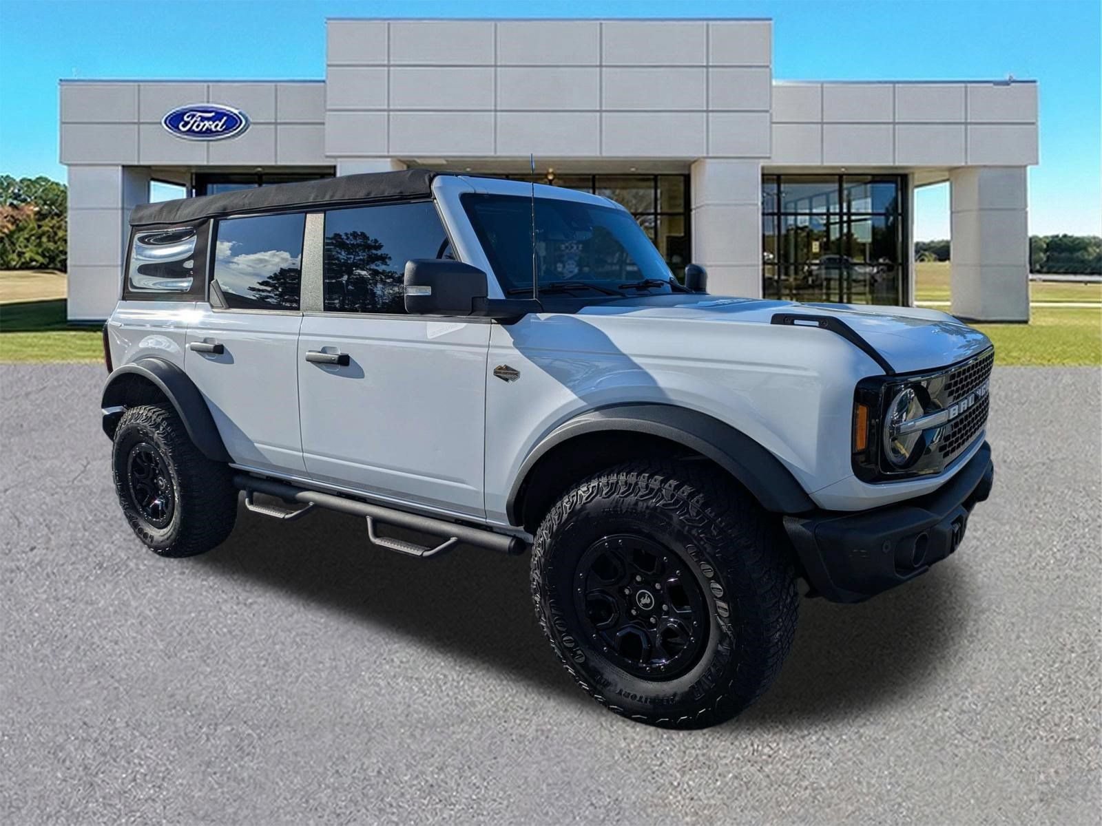Used 2023 Ford Bronco Wildtrak AWD/4WD image 2
