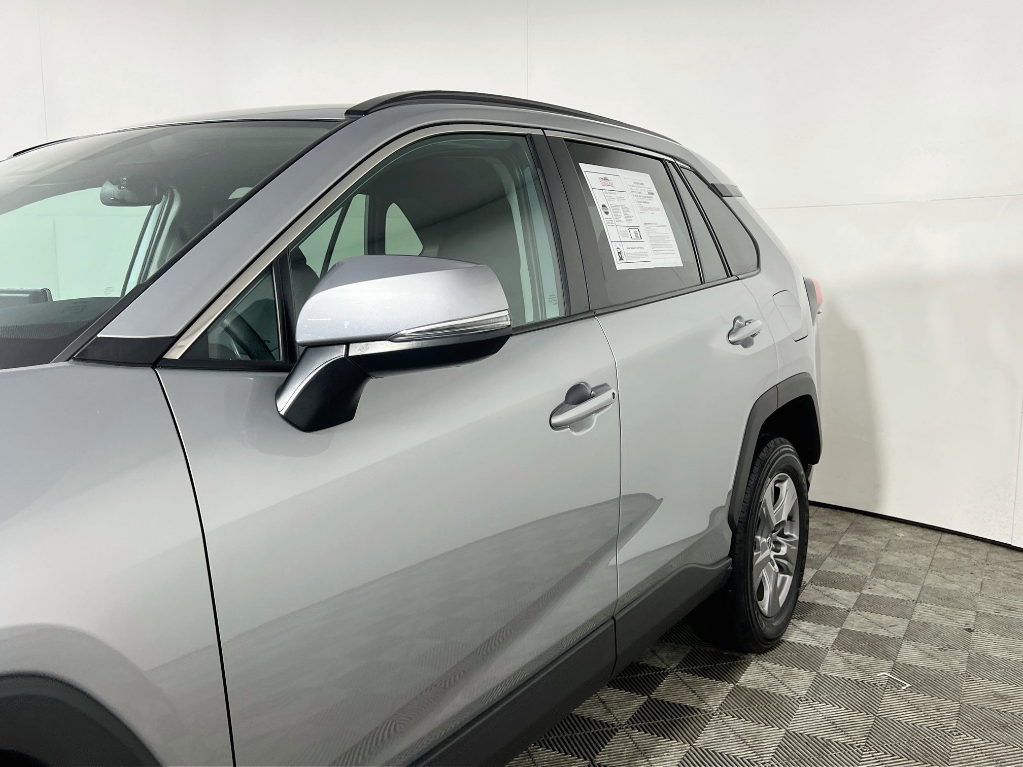 Used 2025 Toyota RAV4 XLE FWD image 13