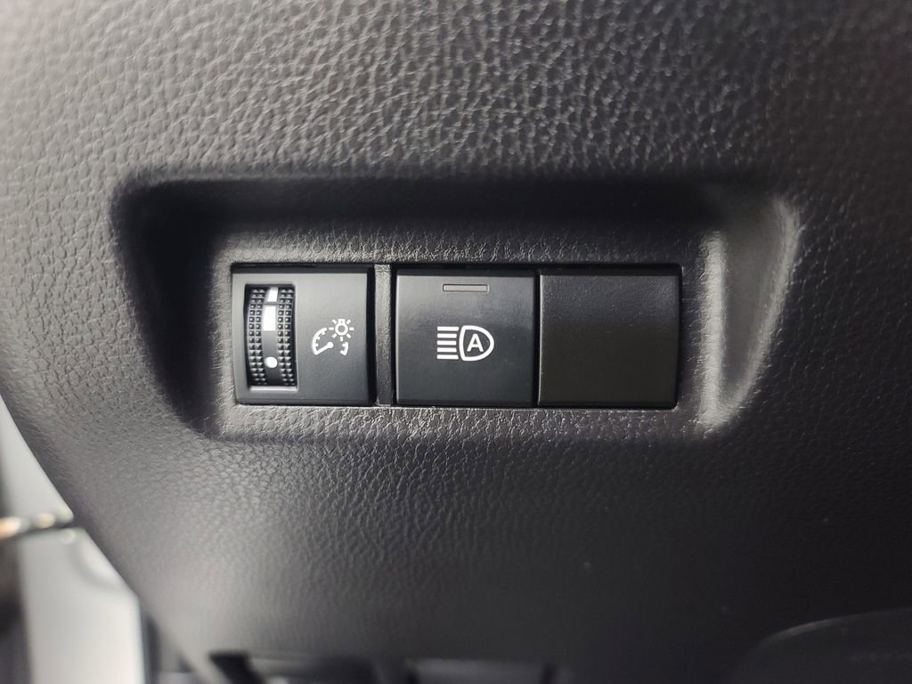 Used 2025 Toyota RAV4 XLE image 17