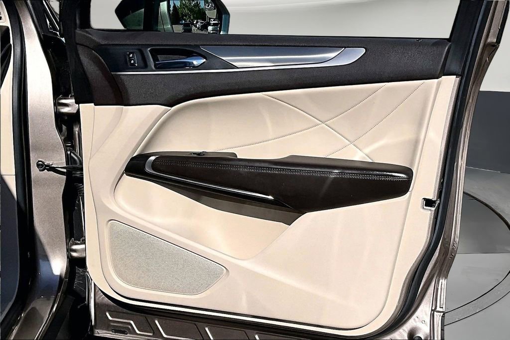 Used 2019 Lincoln MKC Premiere FWD image 25