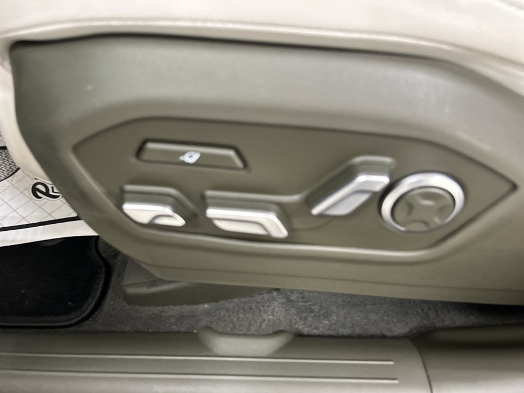 Used 2024 Hyundai Santa Fe Calligraphy AWD/4WD image 10