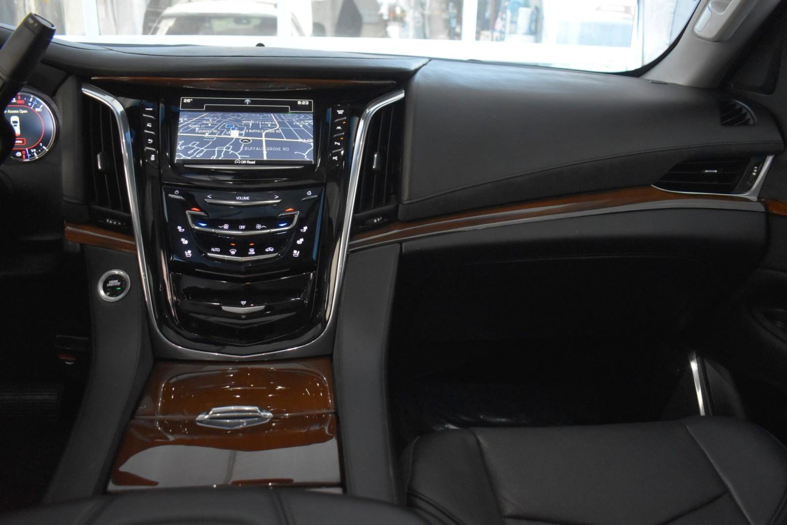 Used 2017 Cadillac Escalade Luxury image 18