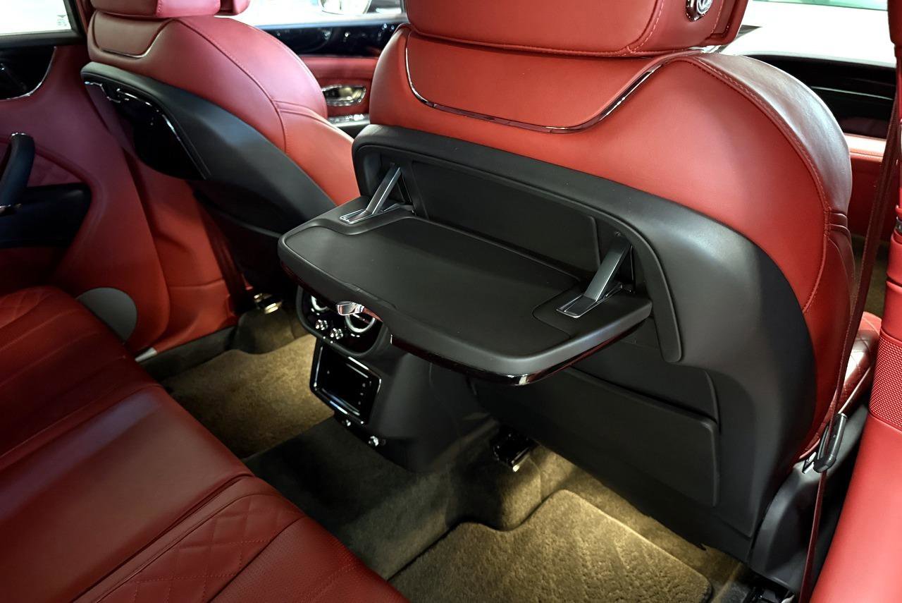 Used 2018 Bentley Bentayga image 86