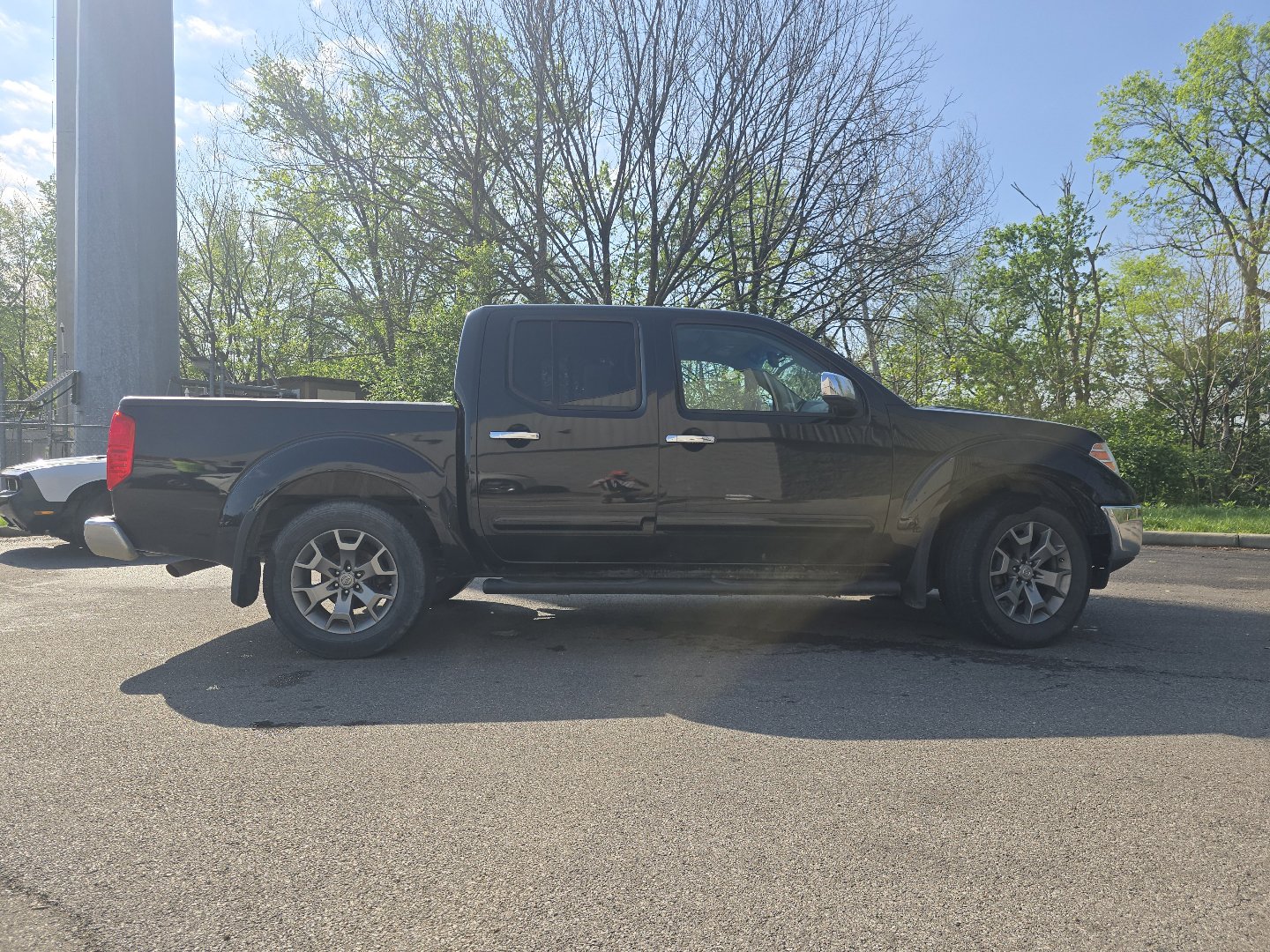 Used 2019 Nissan Frontier SL RWD image 13