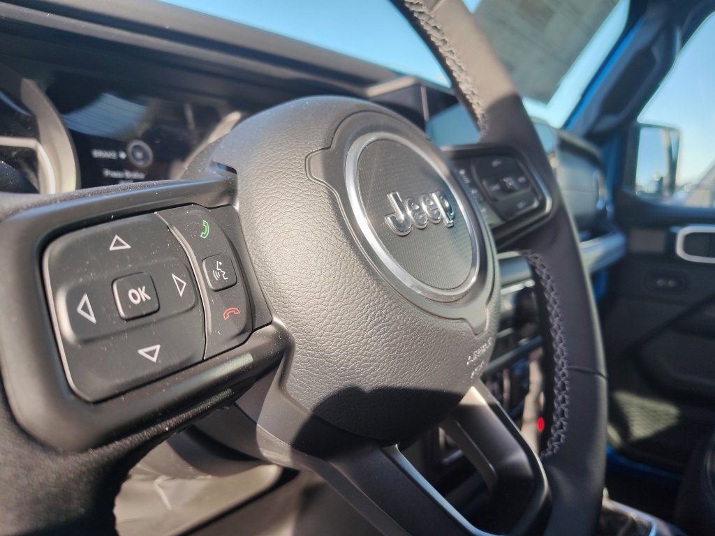 New 2025 Jeep Gladiator Sport w/ Premium Package AWD/4WD image 18