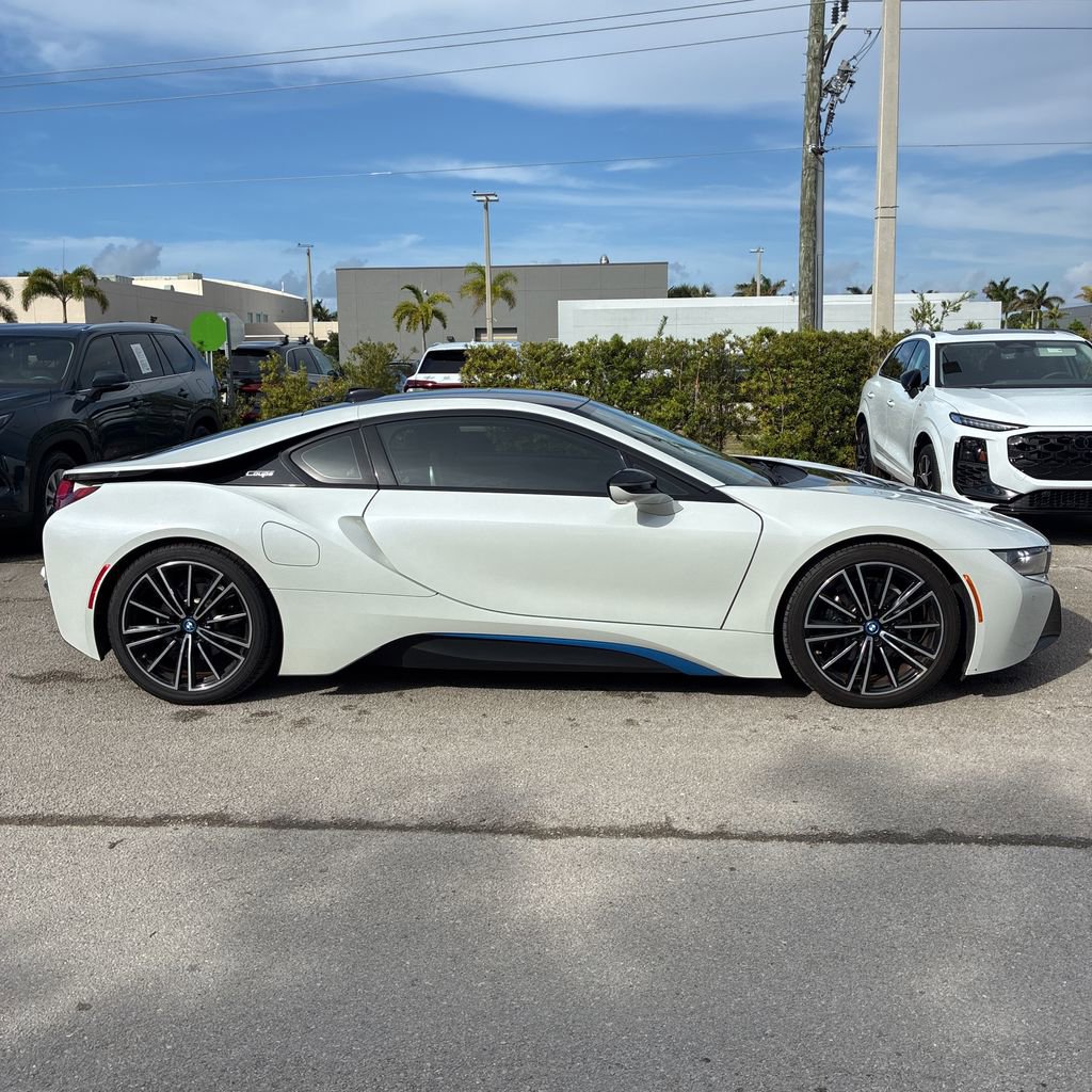 Used 2019 BMW i8 Coupe AWD/4WD image 8