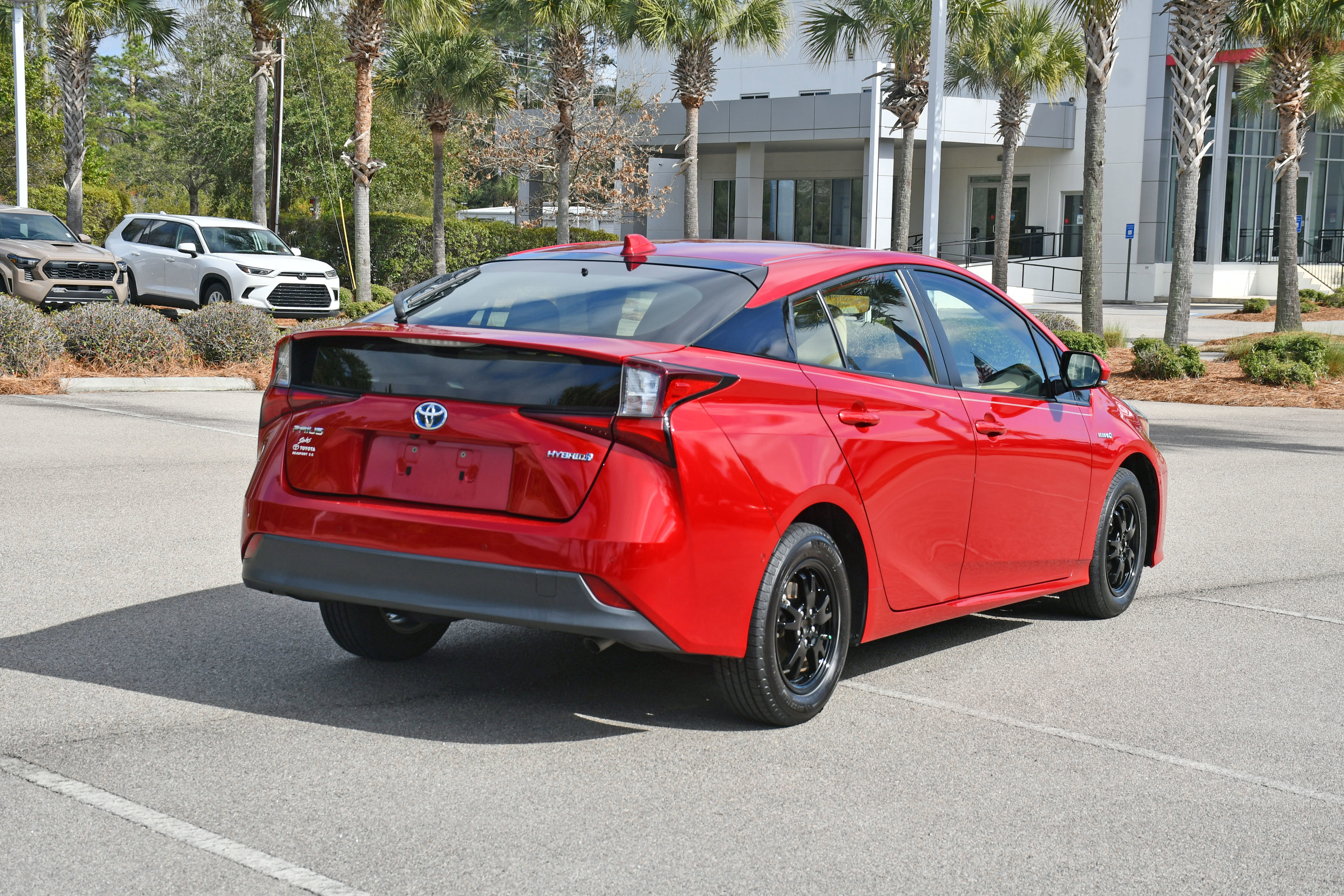 Certified 2020 Toyota Prius LE image 3