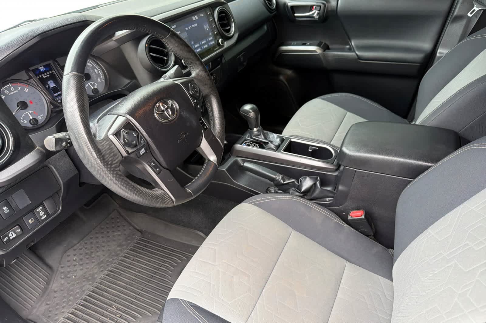 Used 2021 Toyota Tacoma TRD Sport w/ Technology Package RWD image 11