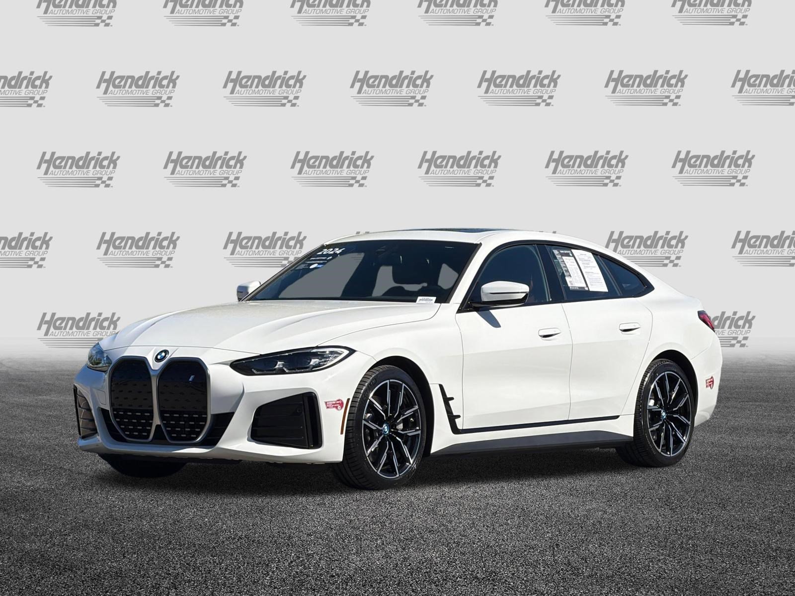 Used 2024 BMW i4 eDrive40 w/ M Sport Package image 9