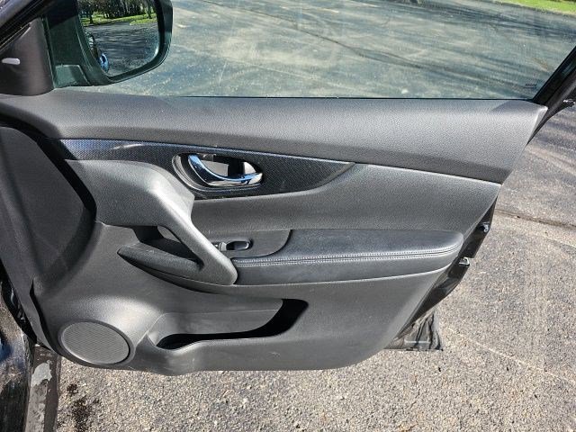 Used 2016 Nissan Rogue SL w/ SL Premium Package AWD/4WD image 14