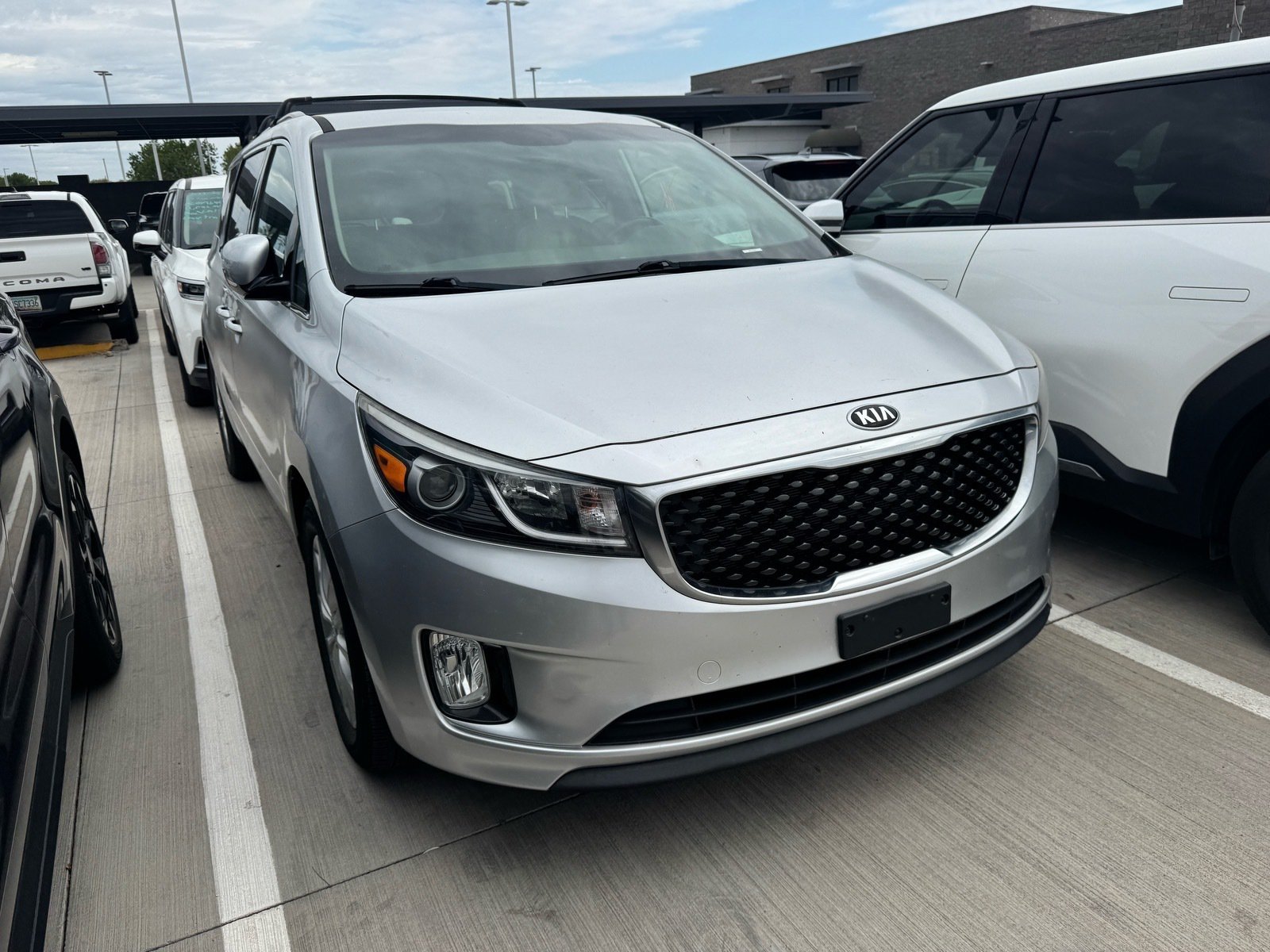 Used 2015 Kia Sedona EX FWD image 5