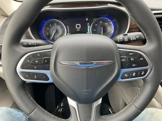 Used 2024 Chrysler Pacifica Limited image 22
