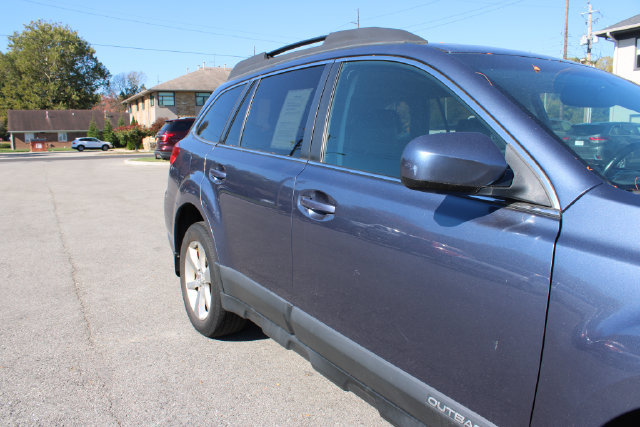 Used 2013 Subaru Outback 2.5i Limited w/ Moonroof Pkg AWD/4WD image 43