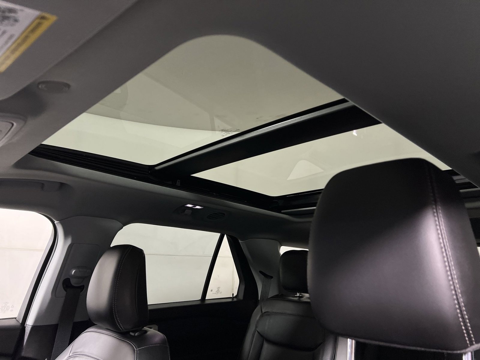 Used 2022 Ford Explorer XLT w/ Equipment Group 202A image 24