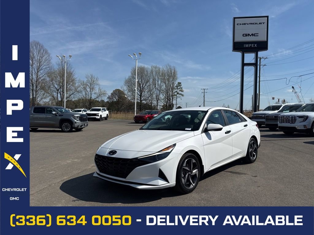 Used 2023 Hyundai Elantra SEL w/ Convenience Package image 1