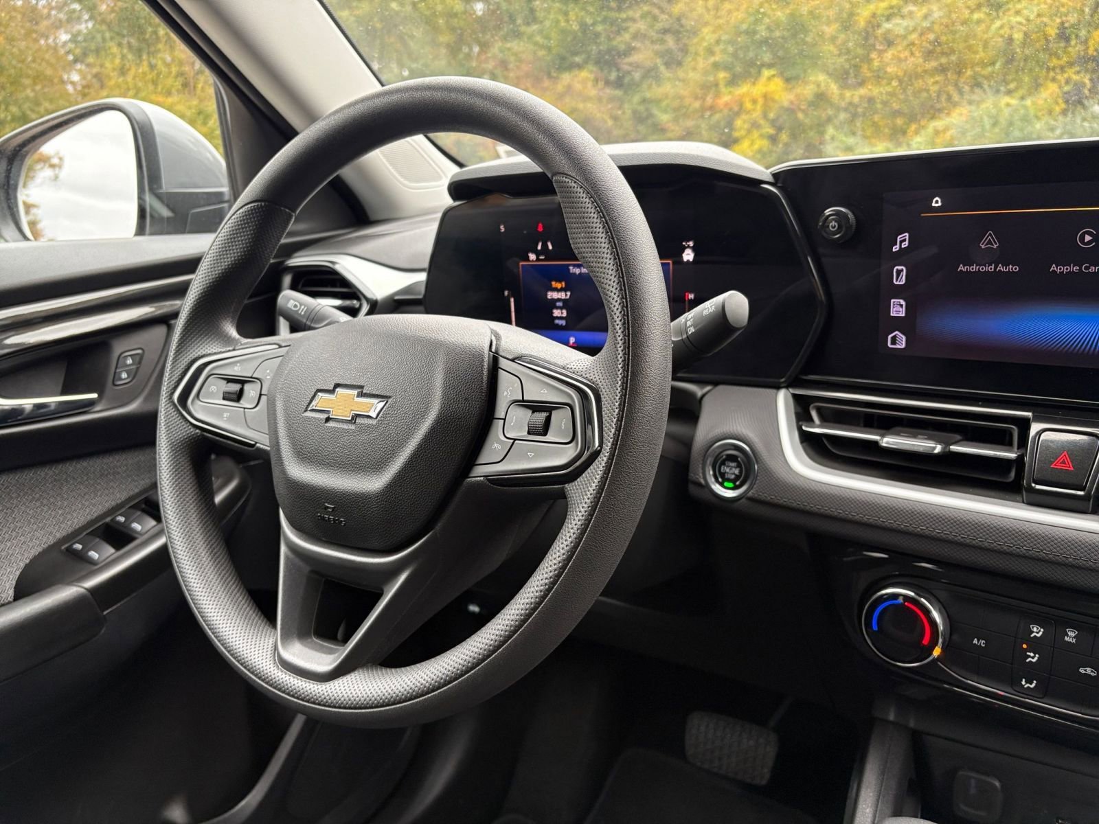 Used 2025 Chevrolet TrailBlazer LT image 32