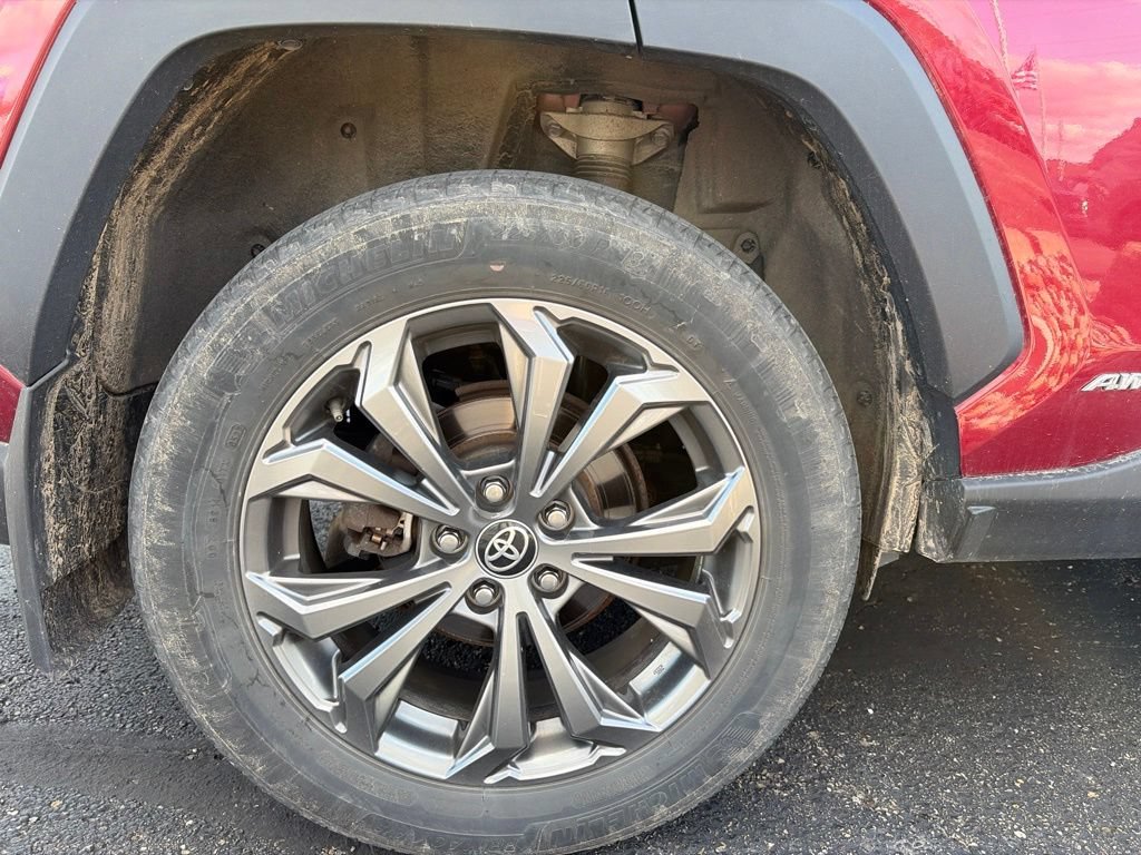 Used 2022 Toyota RAV4 Limited AWD/4WD image 7