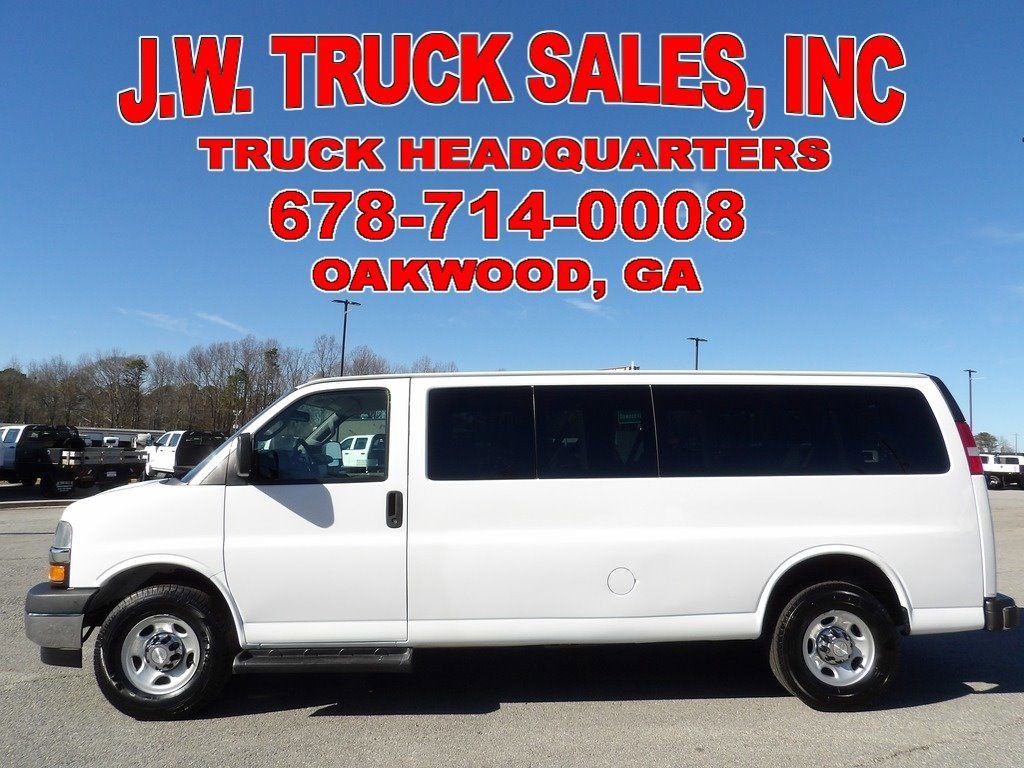 Used 2021 Chevrolet Express 3500 LT w/ LT Preferred Equipment Group RWD image 2