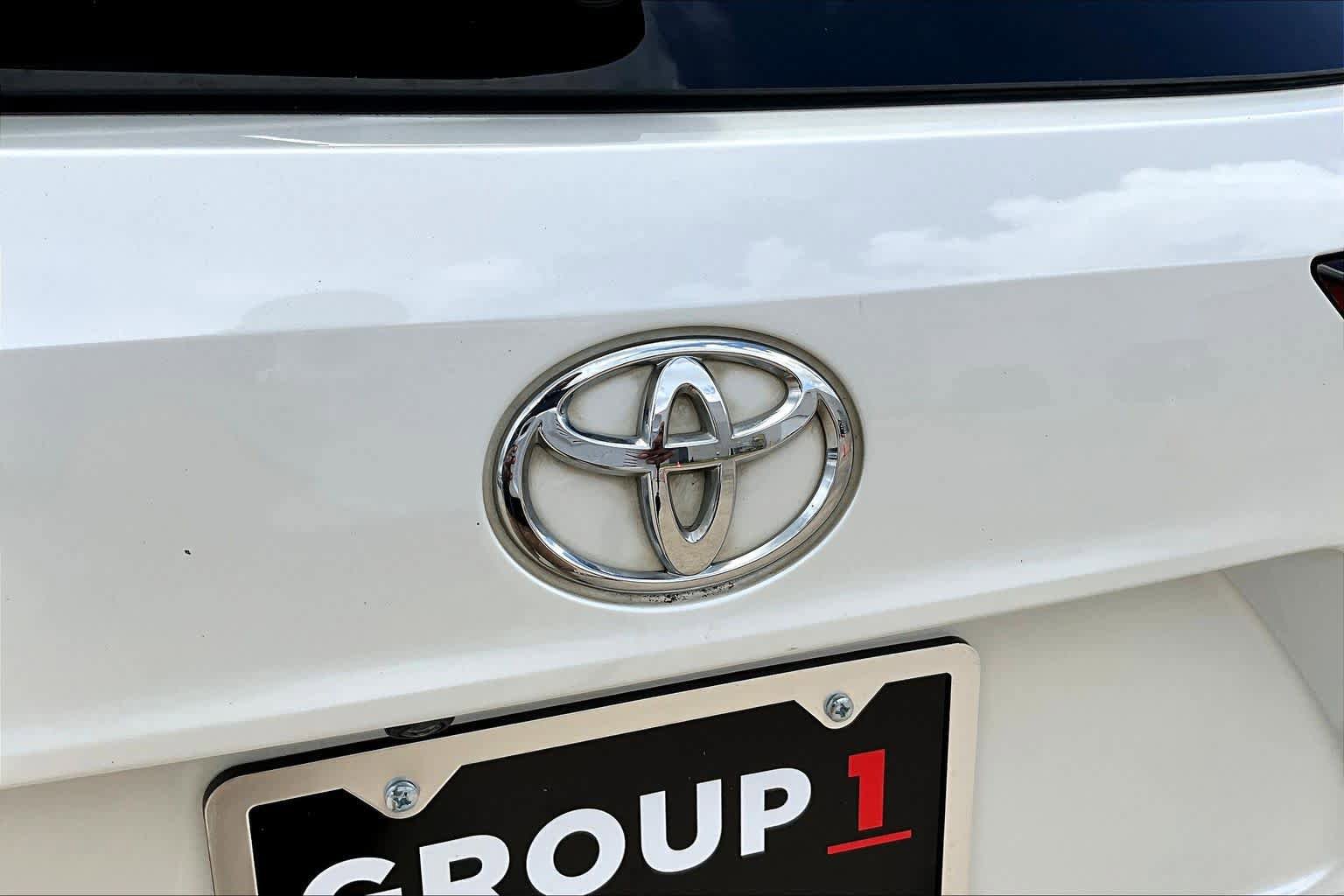 Used 2020 Toyota Highlander XLE FWD image 31
