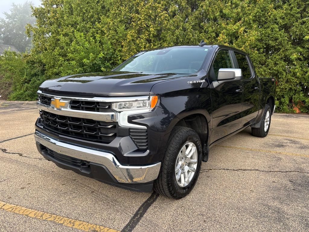Used 2023 Chevrolet Silverado 1500 LT AWD/4WD image 3