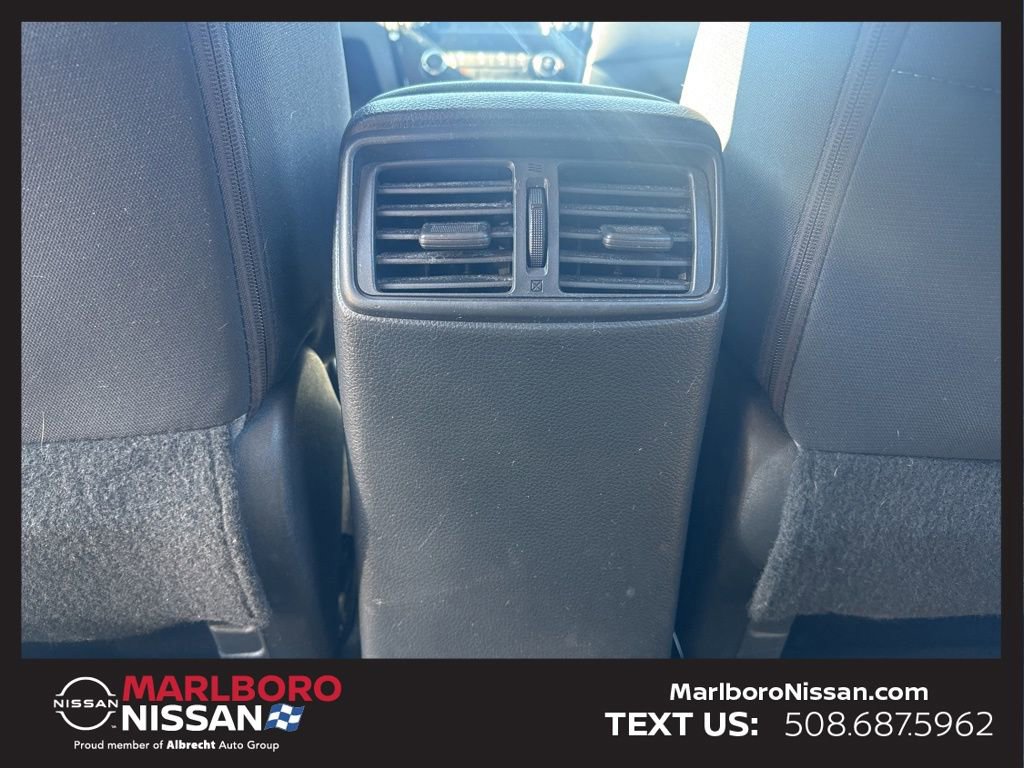 Certified 2018 Nissan Rogue S image 18