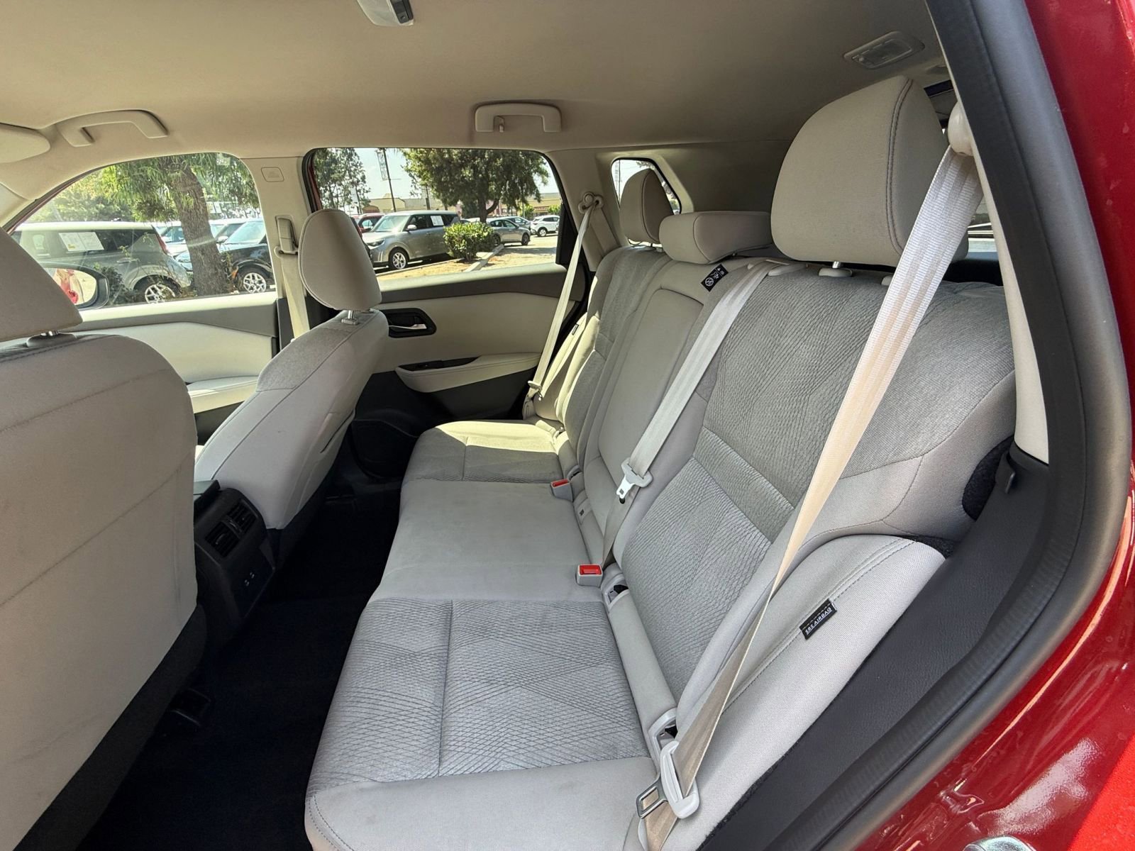 Used 2025 Nissan Rogue SV FWD image 24