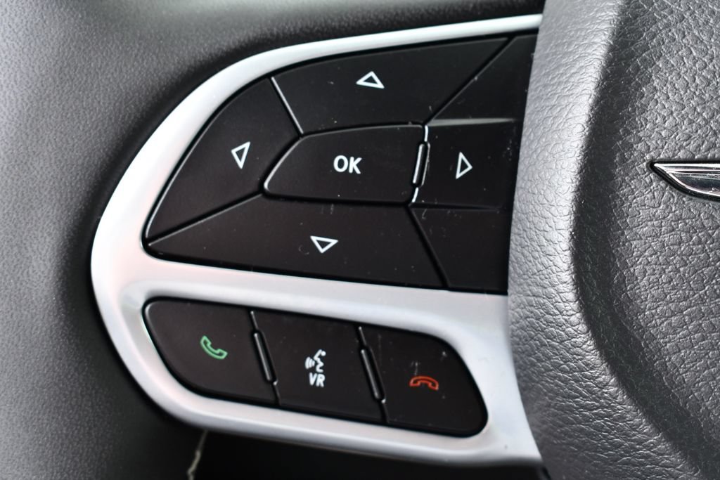 Used 2026 Chrysler Pacifica Select FWD image 31