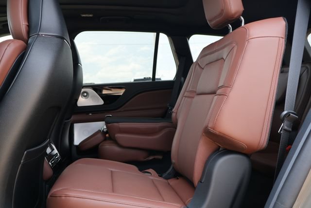 Used 2026 Lincoln Aviator Reserve w/ Equipment Group 201A AWD/4WD image 9