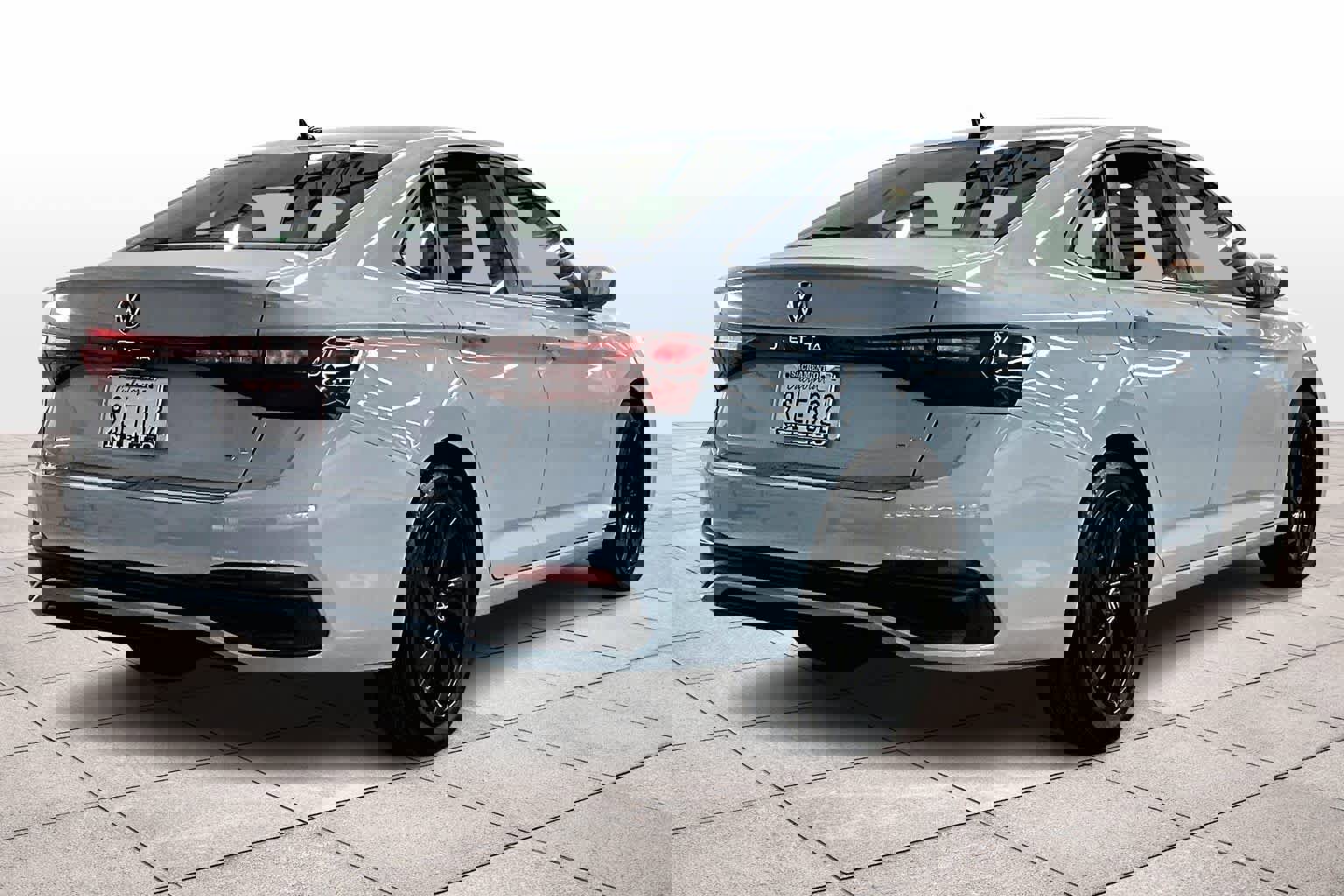 Used 2025 Volkswagen Jetta SE w/ Black Wheel Package image 16