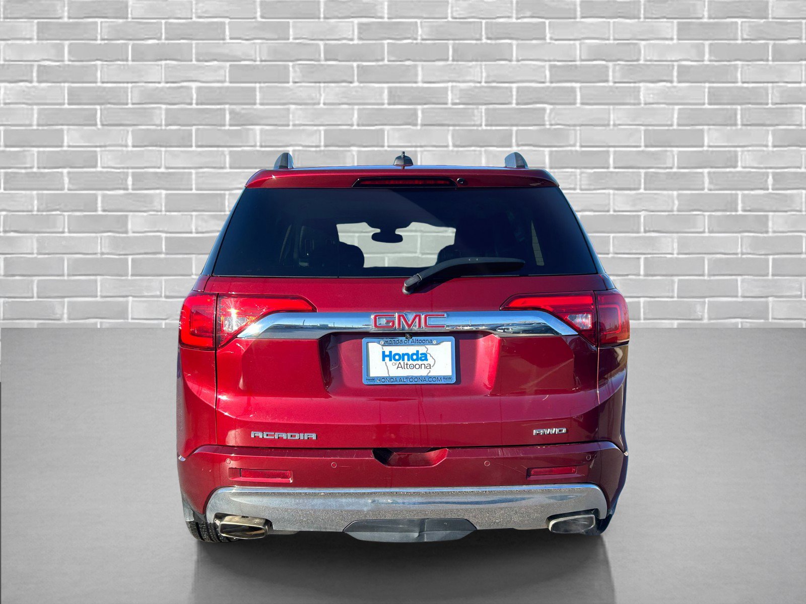 Used 2018 GMC Acadia Denali w/ Technology Package image 4