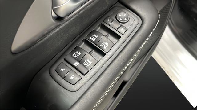 New 2026 Chrysler Pacifica Select image 25