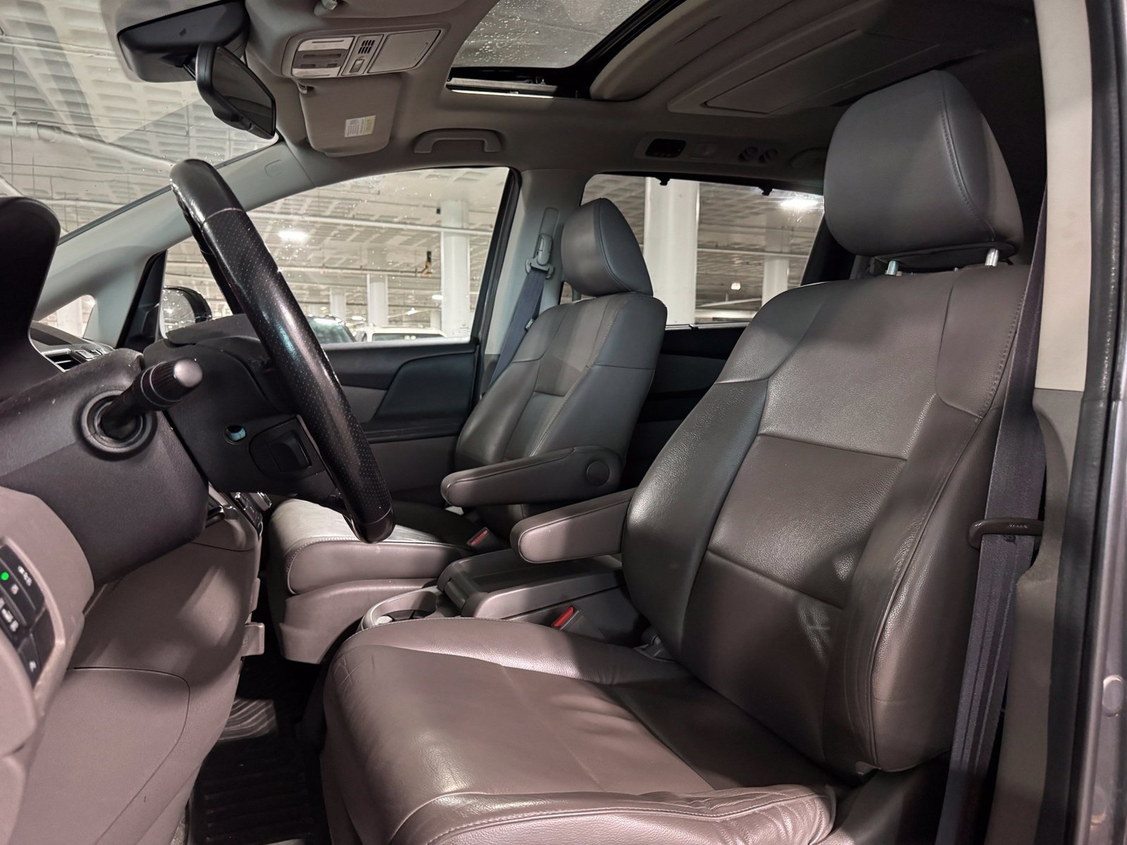 Used 2016 Honda Odyssey Touring Elite image 12