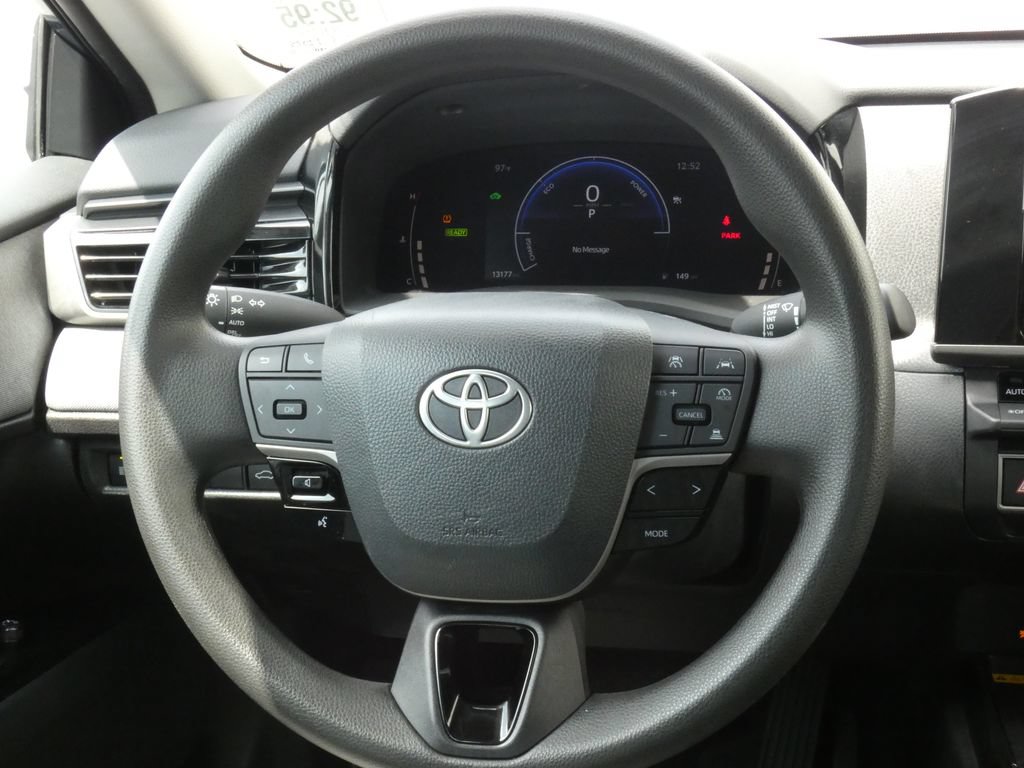 Used 2025 Toyota Camry LE FWD image 11