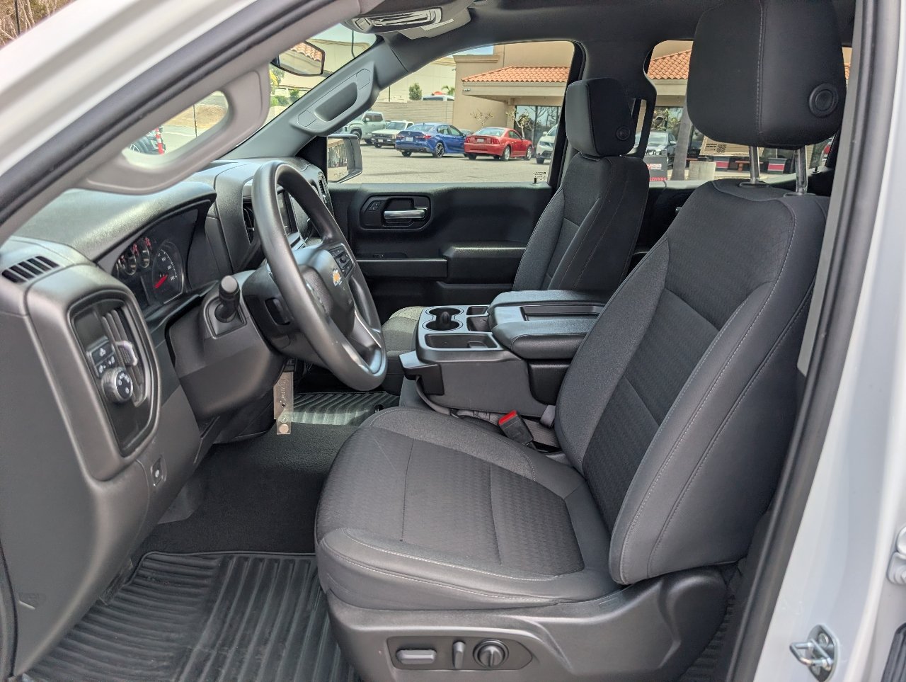 Used 2022 Chevrolet Silverado 1500 Custom w/ LPO, Blackout Package RWD image 2