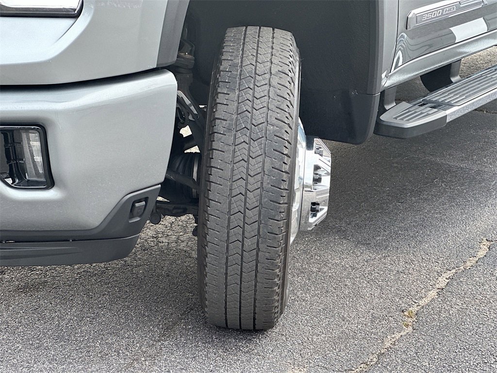 Used 2024 Chevrolet Silverado 3500 High Country w/ High Country Premium Package image 25