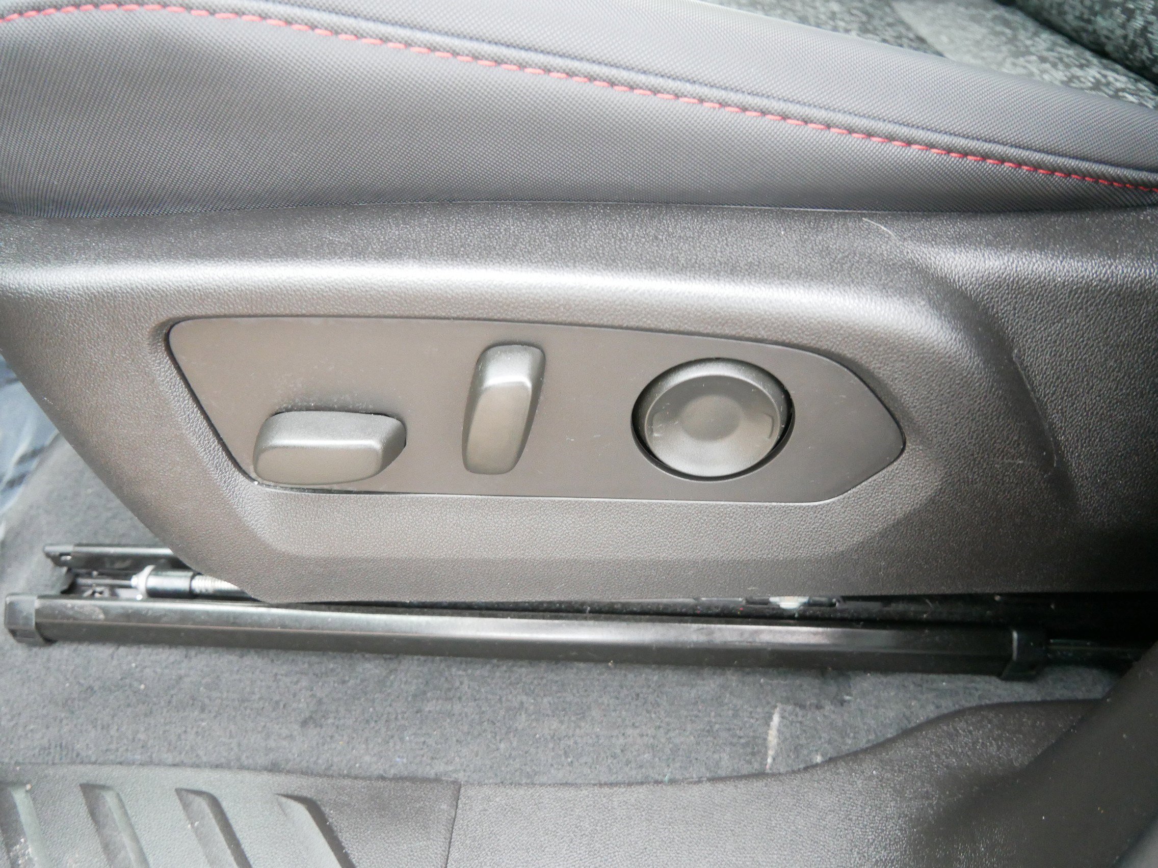 Used 2024 Chevrolet Colorado Z71 w/ Z71 Convenience Package 2 image 19