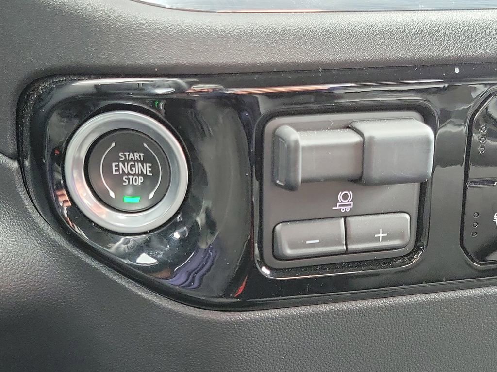 Used 2024 GMC Sierra 1500 SLE AWD/4WD image 32
