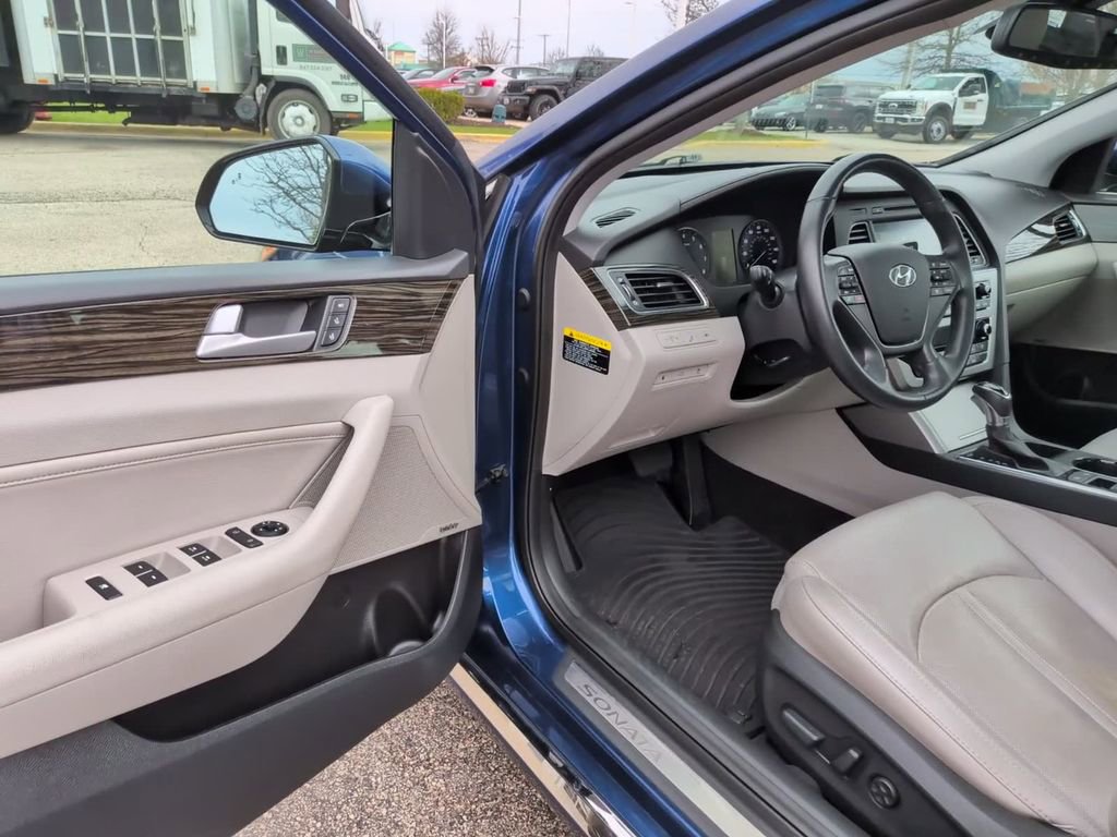Used 2016 Hyundai Sonata Limited w/ Option Group 05 image 20